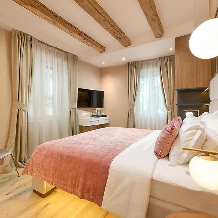 Geremia Luxury Rooms สปลิท ภายนอก รูปภาพ